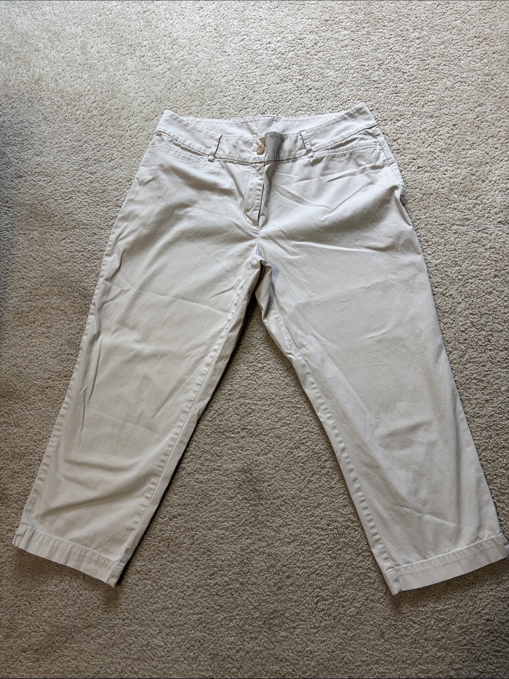 LOFT Women’s khaki curvy crop pants
